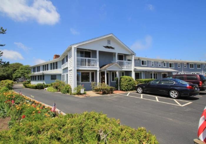 Village Green Motel Yarmouth Port Екстериор снимка